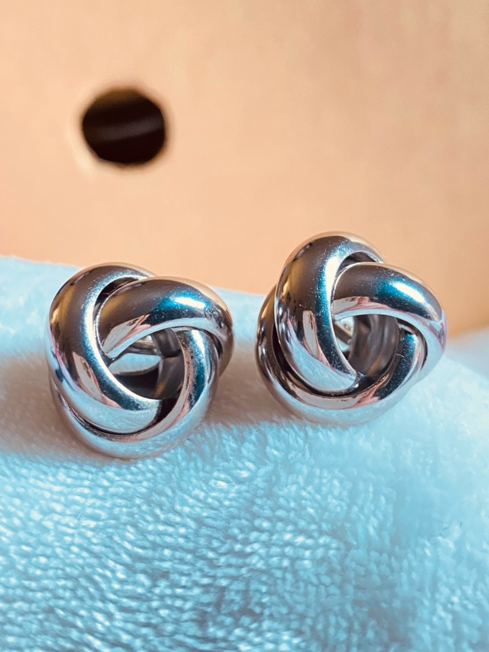 Monet Love Knot Stud Swirl Earrings Clip Silver Toned 80’s Vintage Signed